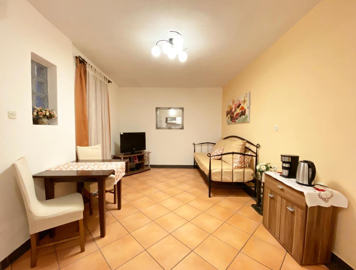 Apt Lavender On Nincevica St- 1 Bedroom Apt 5 Min To The Old Town Of Split Exterior foto